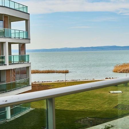 Azur Apartments - Hostaid Шіофок Екстер'єр фото