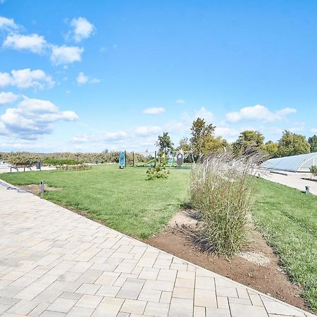 Azur Apartments - Hostaid Шіофок Екстер'єр фото