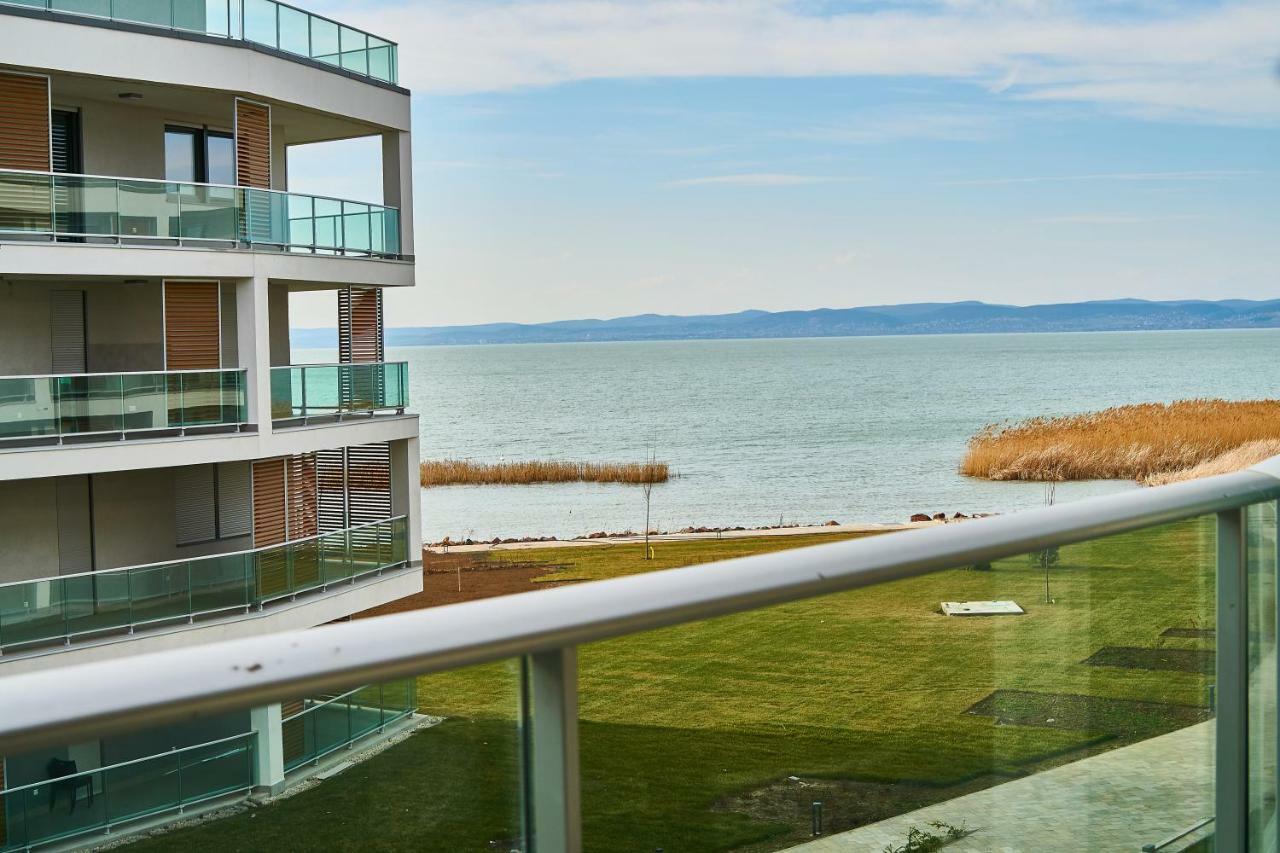 Azur Apartments - Hostaid Шіофок Екстер'єр фото