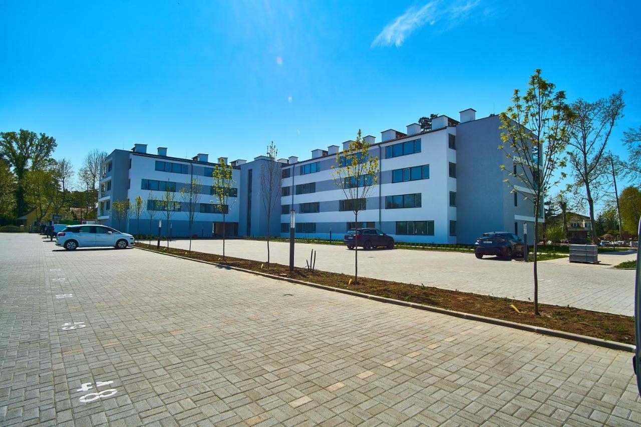 Azur Apartments - Hostaid Шіофок Екстер'єр фото