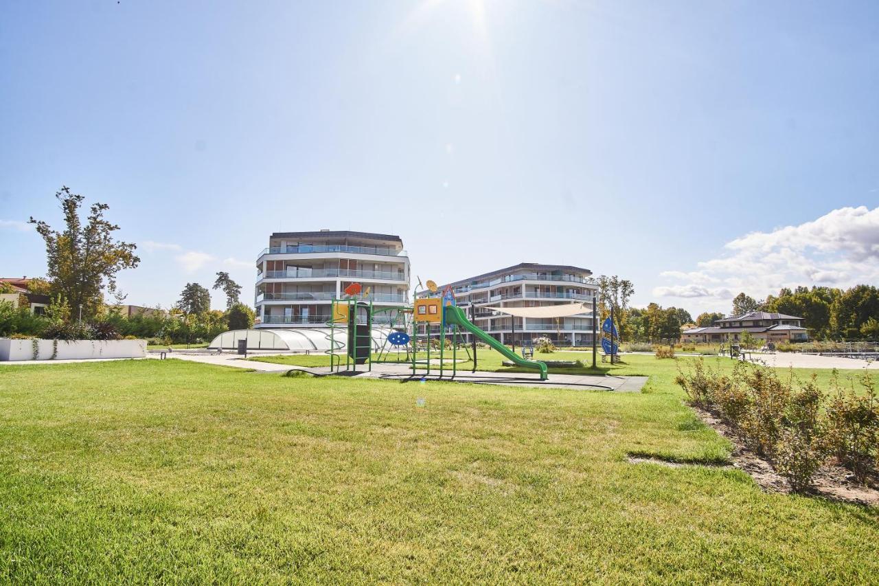 Azur Apartments - Hostaid Шіофок Екстер'єр фото